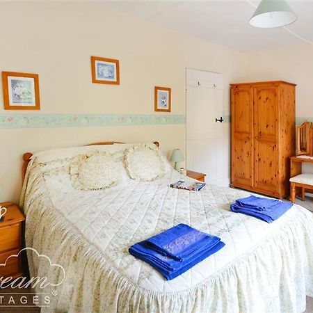 Brickyard Cottage Moreton  Bagian luar foto
