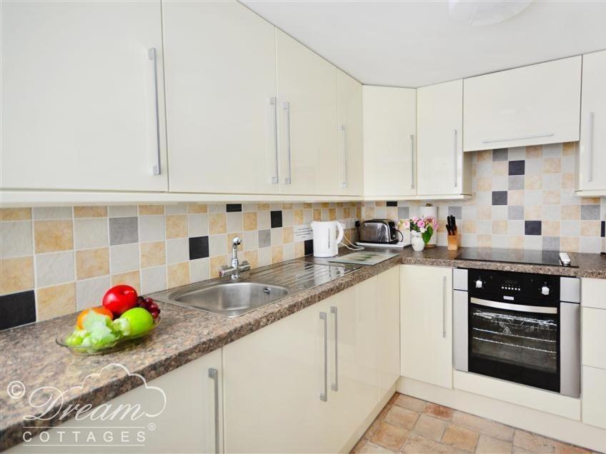 Brickyard Cottage Moreton  Bagian luar foto